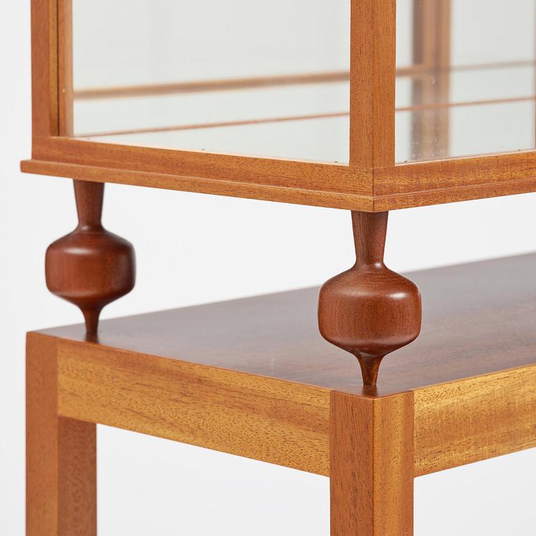 Josef Frank, a display cabinet model 2077, Firma Svenskt Tenn, post 1985.