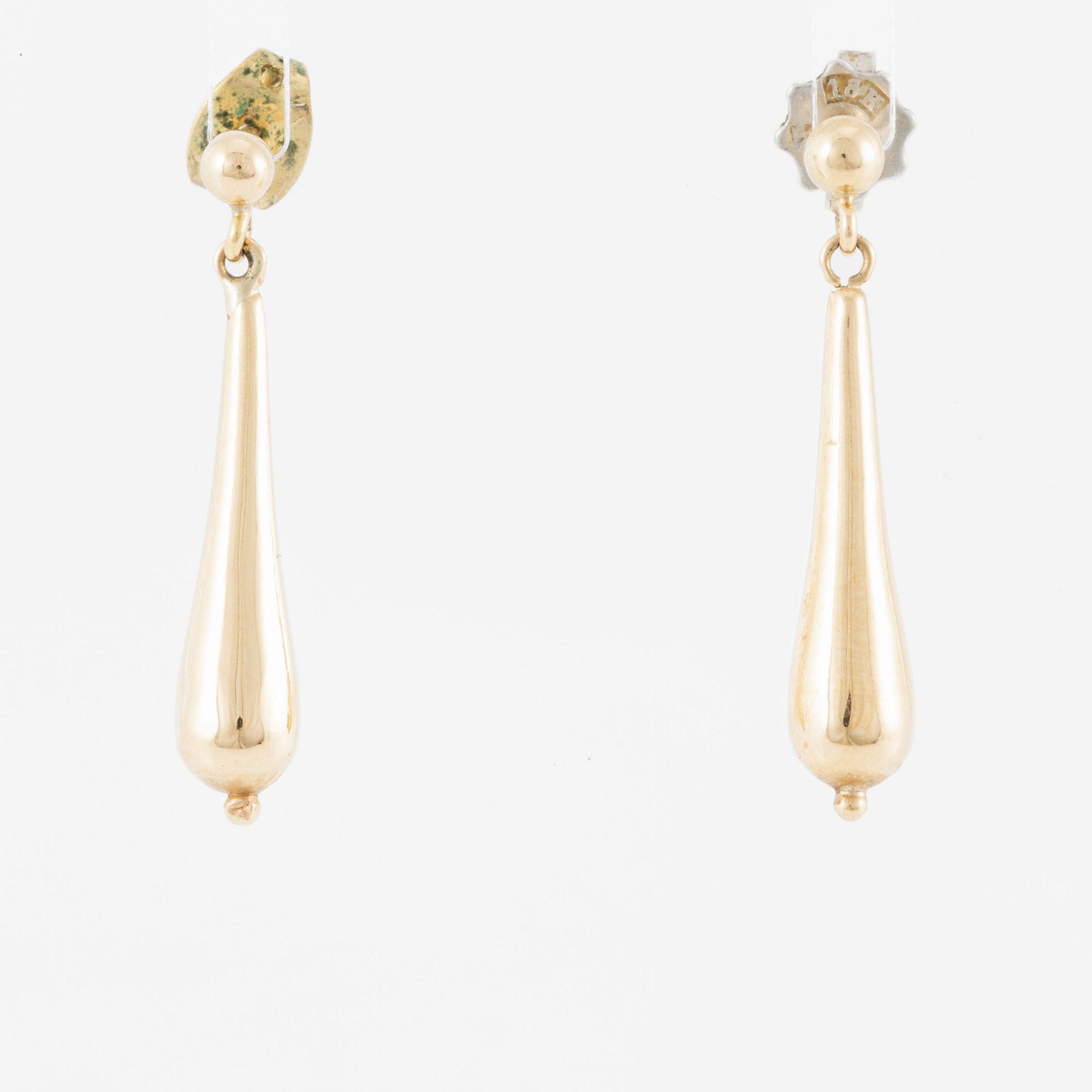 Earrings, a pair, drop-shaped, 18K gold.