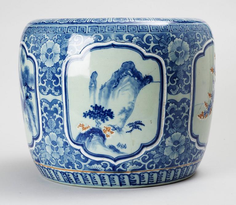 YTTERFODER, porslin, Japan 1900-tal.