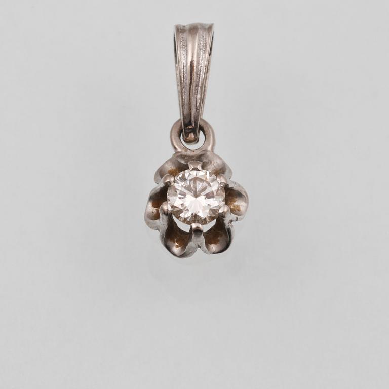 HÄNGE, 18K vitguld med briljantslipad diamant, Alton, Falköping. Vikt 0,6 gram.