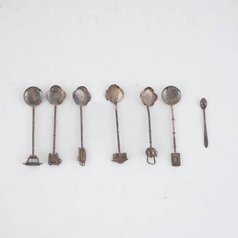Four shakers, two salt cellars and six spoons, silver, Japan, 20th century.