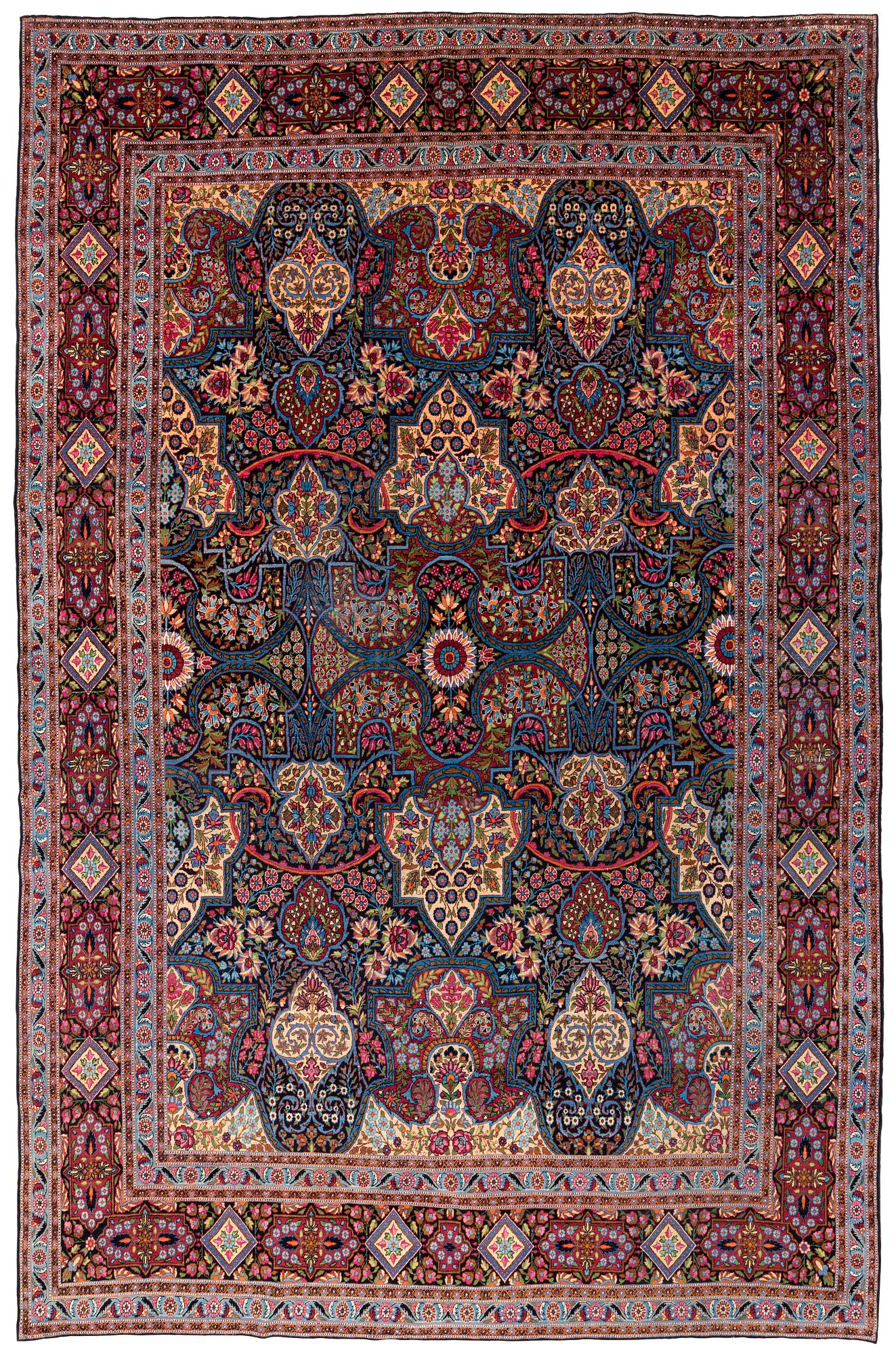 A semi-antique Kerman / Yazd carpet, ca 496 x 322 cm.