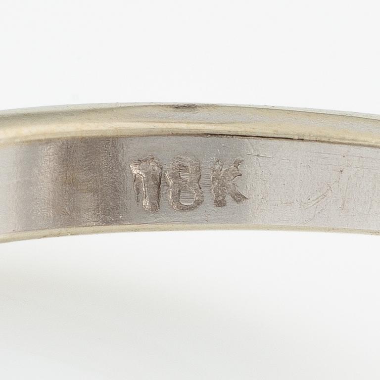 Ring, 18K vitguld kluster med briljantslipade diamanter.