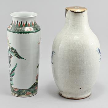 VAS samt LAMPFOT, porslin, Kina, 1800/1900-tal.