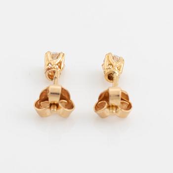 Brilliant cut diamond earrings.