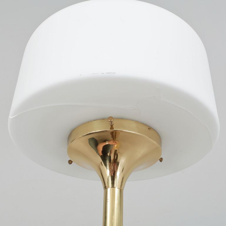 GOLVLAMPOR, ett par, mässing, 1960/70-tal.