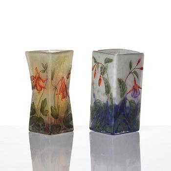 Daum Frères, a set of two Art Nouveau cameo glass vases, Nancy, France.
