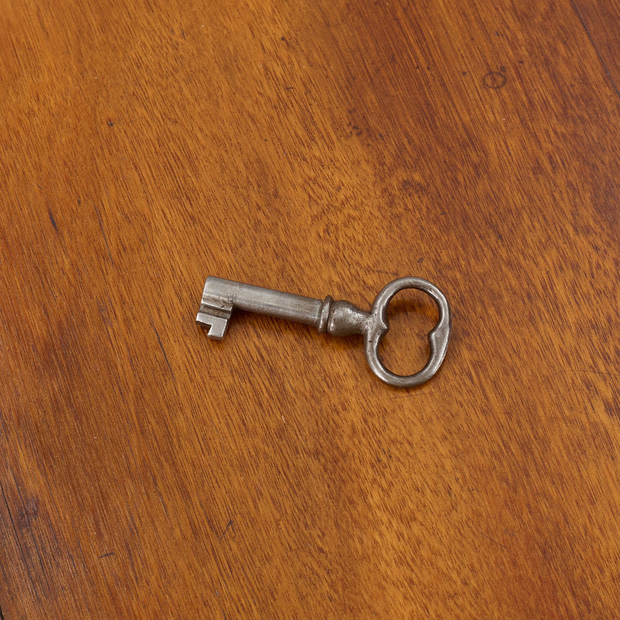 Byrå, sengustaviansk, sent 1700-tal.