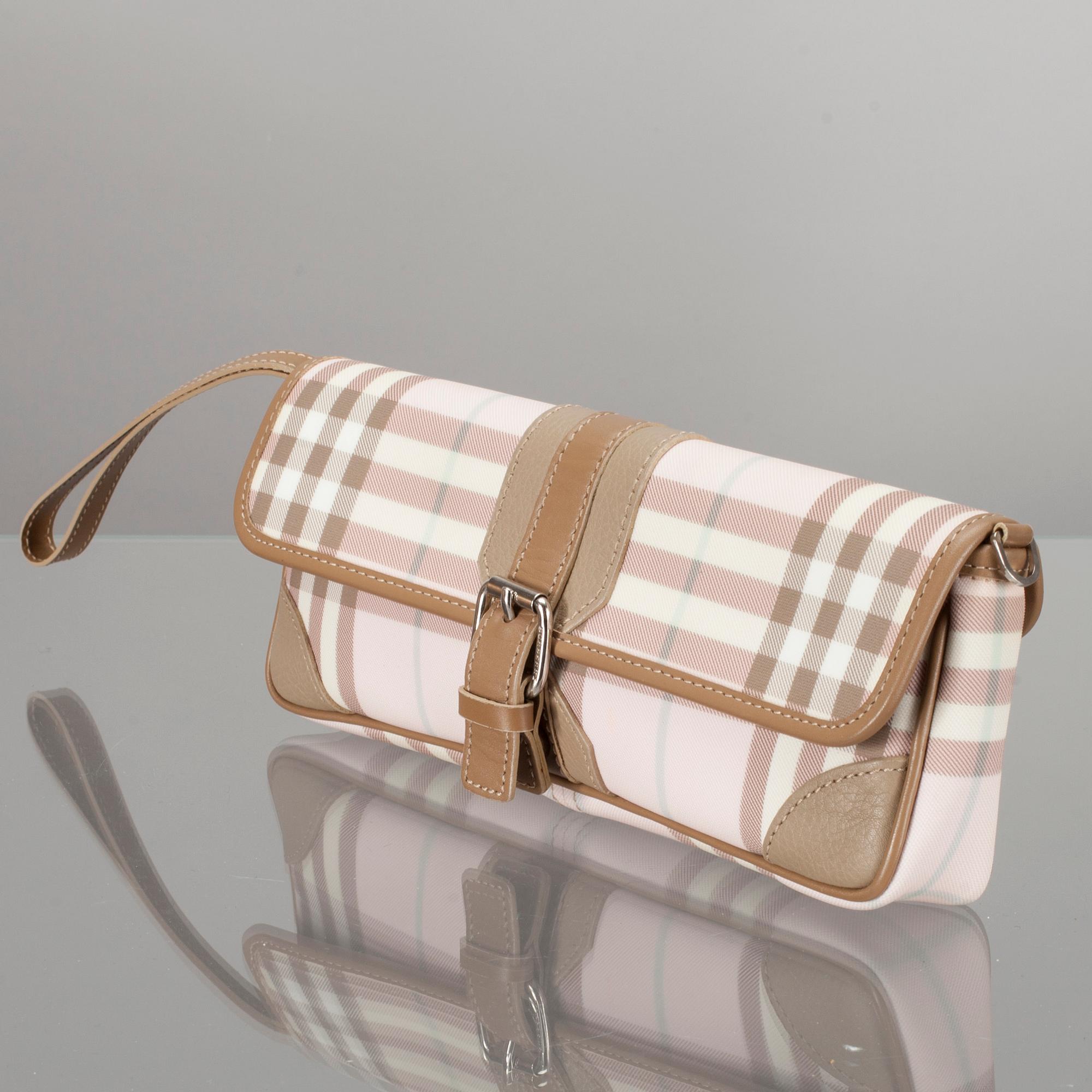 VÄSKA, "Convertible Clutch", Burberry.