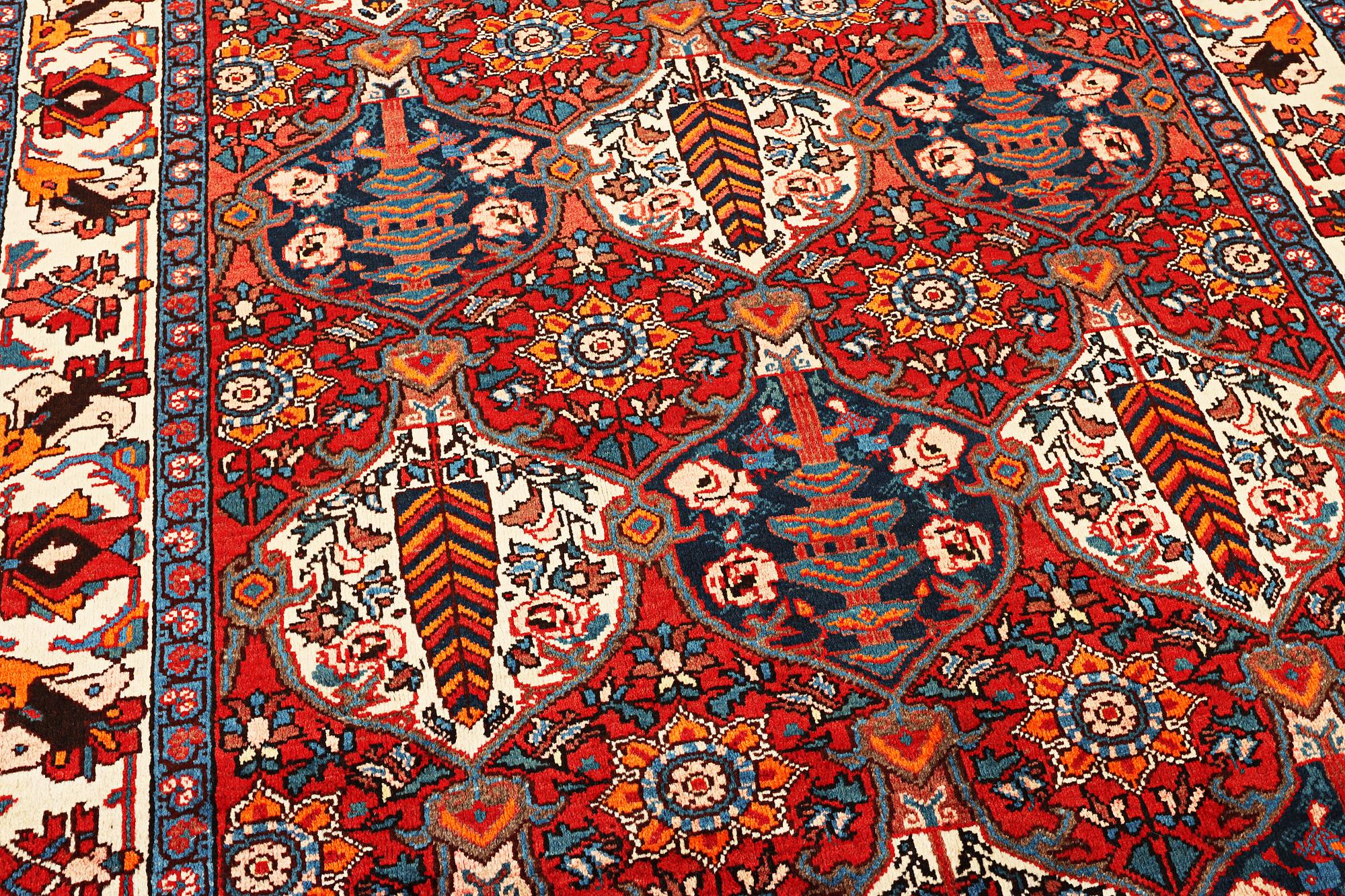 A Hamadan carpet, a. 335 x 184 cm.