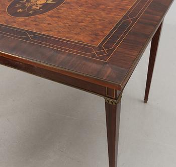 SKRIVBORD, gustaviansk stil. Omkring 1900.