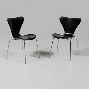 STOLAR, ett par, "Sjuan", Arne Jacobsen, Fritz Hansen, Danmark, 1971.