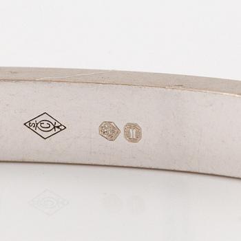 A Cartier bracelet "Love" in 18K white gold with round brilliant-cut diamonds, model small.