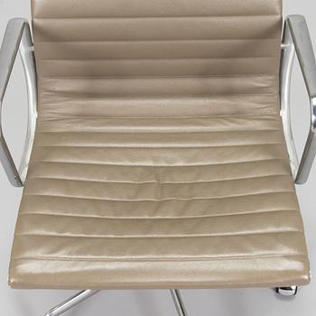 Charles and Ray Eames, Kontorsstol modell EA335, Herman Miller 2008.