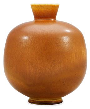 1148. A Berndt Friberg stoneware vase, Gustavsberg studio 1976.