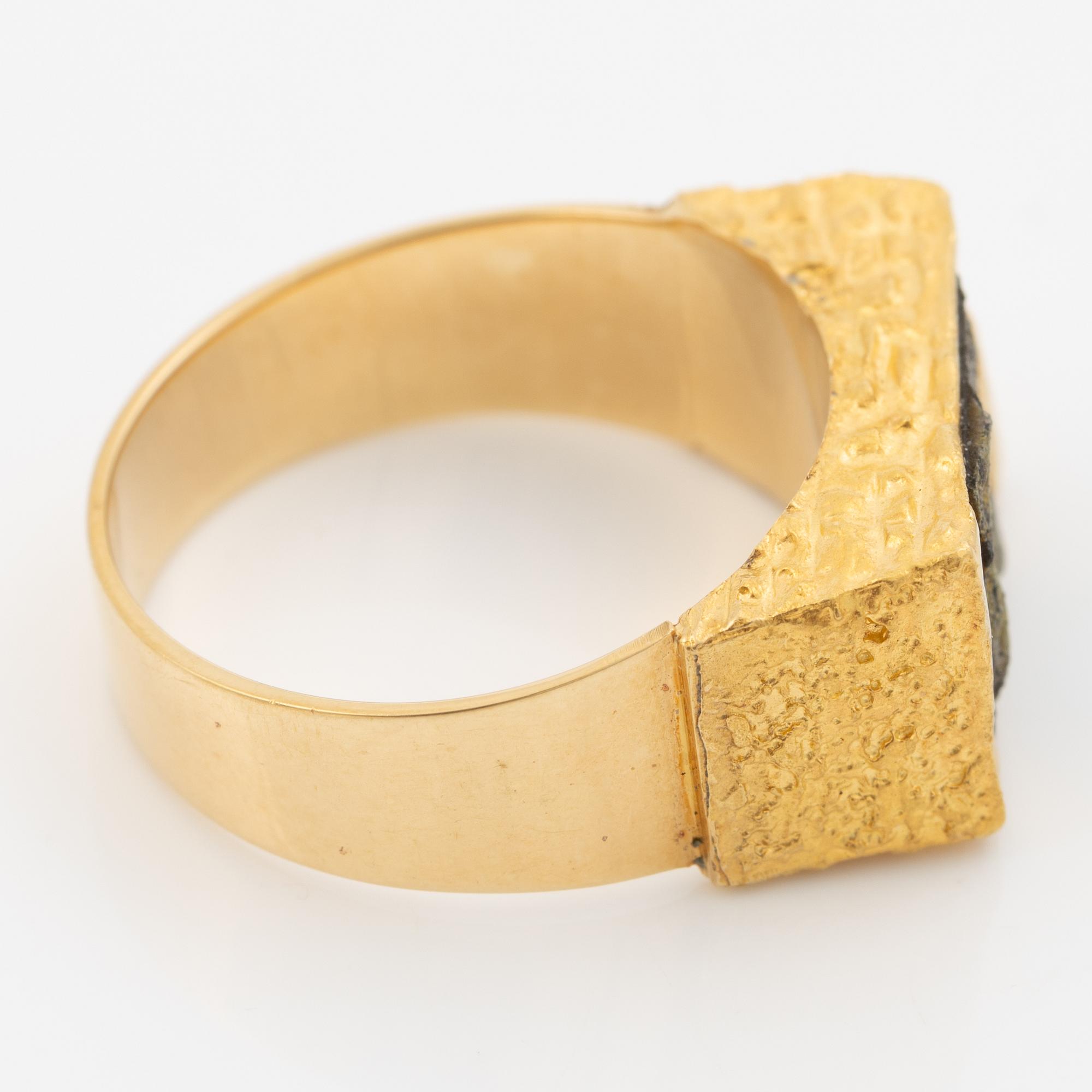 Björn Weckström, ring "Guldsten", 18K guld och malm, Finland 1981.