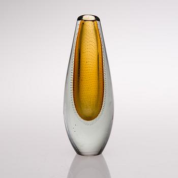 GUNNEL NYMAN, VASE. GN 25. Nuutajärvi. Early 1950s.