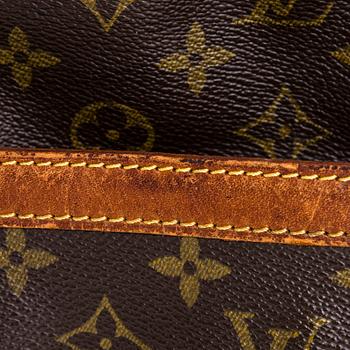 Louis Vuitton, a Monogram Canvas 'Reporter GM' shoulder bag.