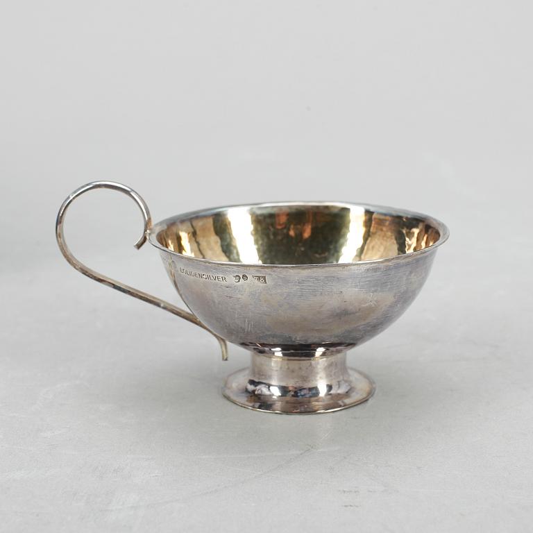 PUNSCHMUGGAR, 12st, silver, F. Olsson, Bolidensilver, 1945. Vikt ca 422g.
