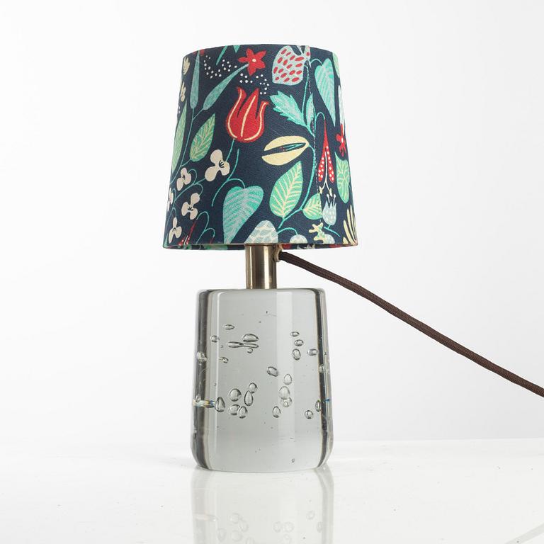 Josef Frank, bordslampa, modell "1819", Firma Svenskt Tenn 1930-40-tal.