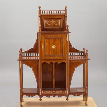 HYLLA, empirestil. 1900-talets början.