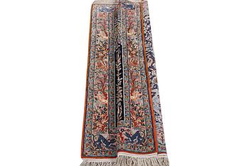 Matta, Isfahan, part silk, ca 159 x 103 cm.