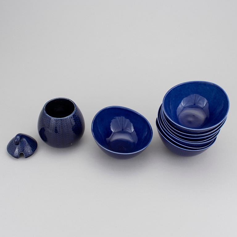 Hertha Bengtsson, 9 pieces of the "Blå eld" service, Rörstrand.