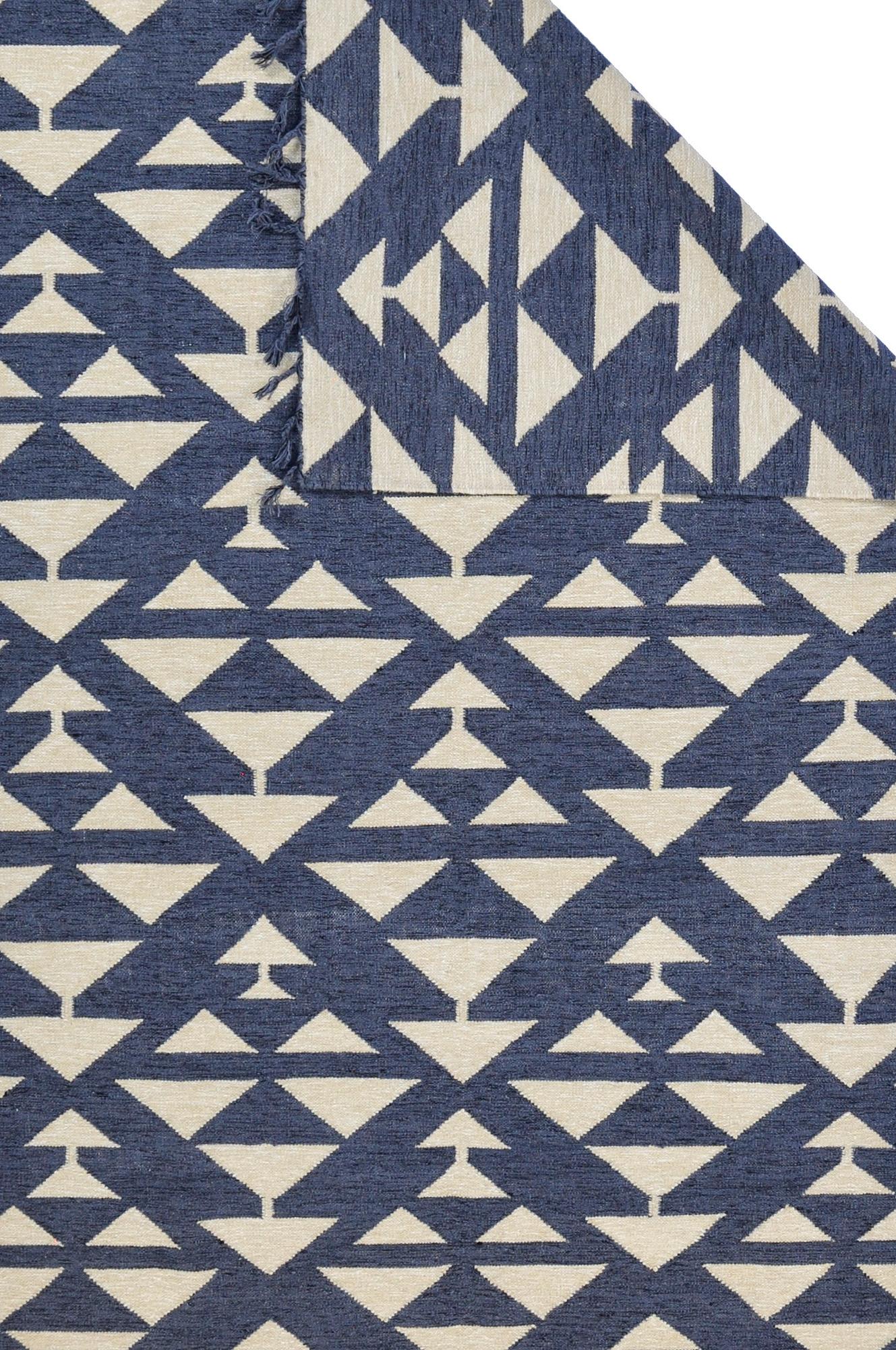 A carpet flat weave, ca 300 x 202 cm.