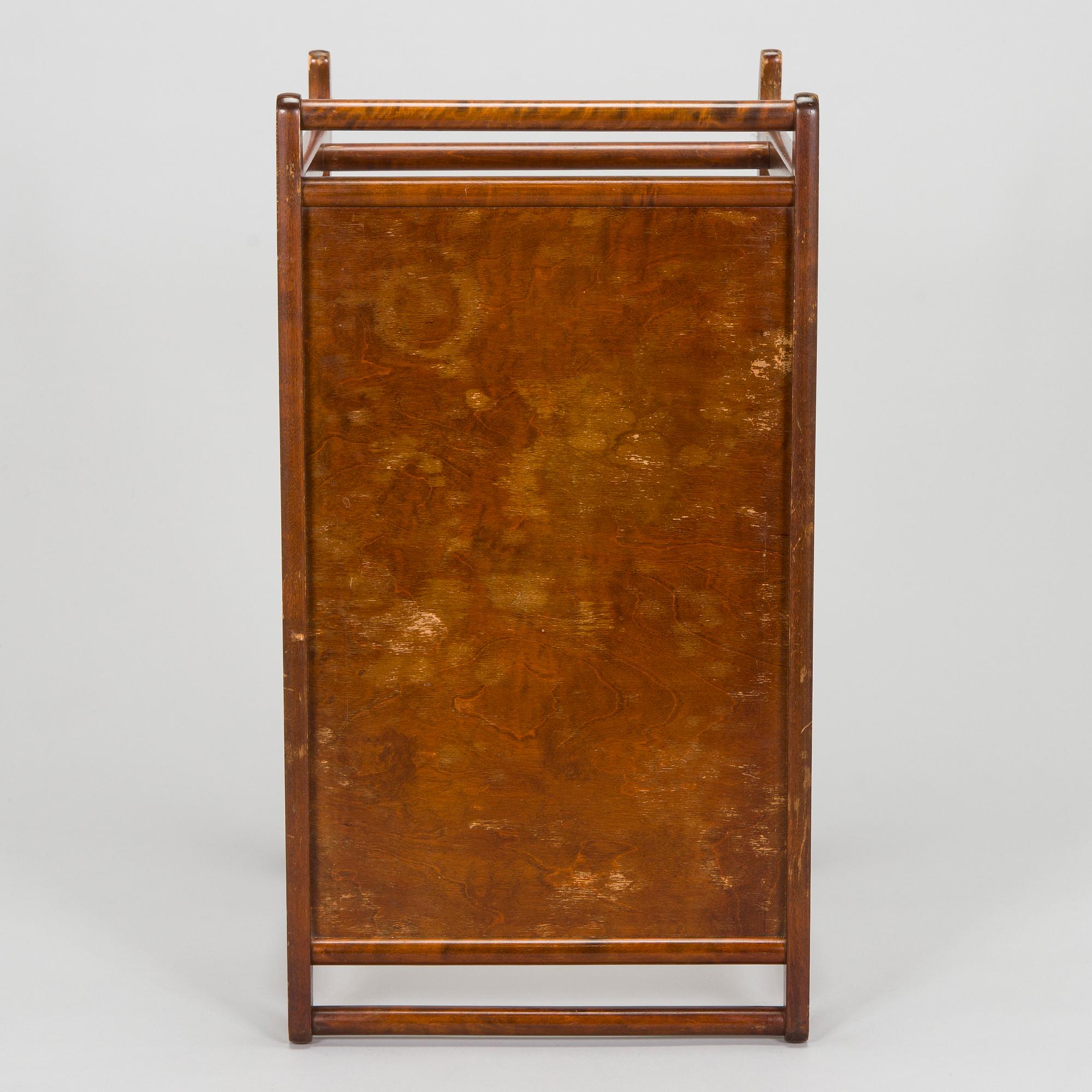 Ilmari Tapiovaara, a 1940s tea trolley Keravan for Puuteollisuus.
