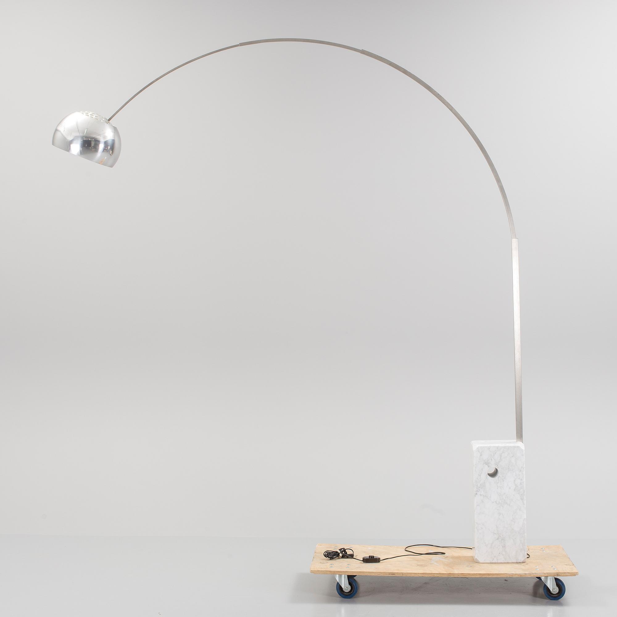 GOLVLAMPA, "Arco", Achille och Pier Castiglioni, Flos, Italien.