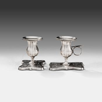 502. A PAIR OF CHAMBER CANDLESTICKS.