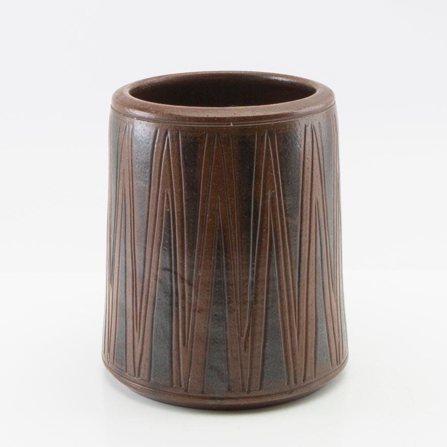 Birger Larsson at Wallåkra stoneware, mid-20th century.