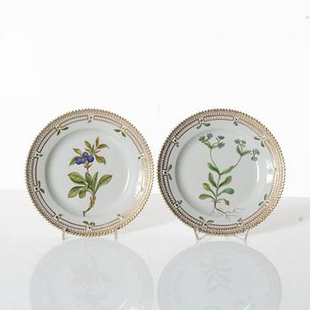 A set of five (+1) Royal Copenhagen 'Flora Danica' dishes, Denmark, 20th century.