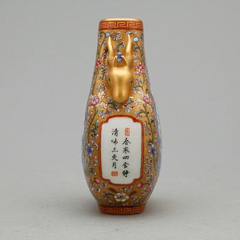 VAS, porslin, Kina, tidigt 1900-tal.