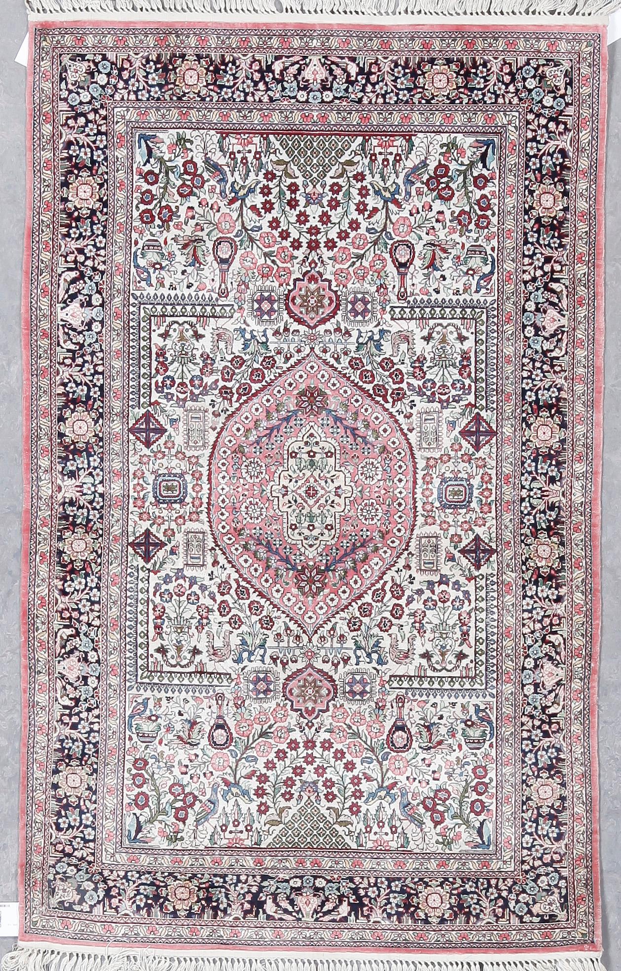 MATTA, orientalisk, silk, ca 122x77 cm.