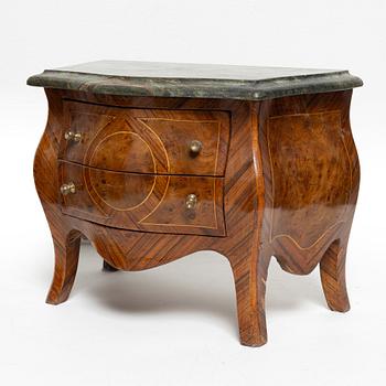 Miniature bureau, Louis XV style, 20th century.