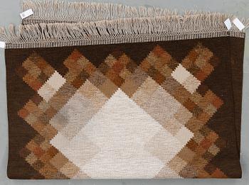 MATTA, röllakan, signerad S. 228 x 170 cm.