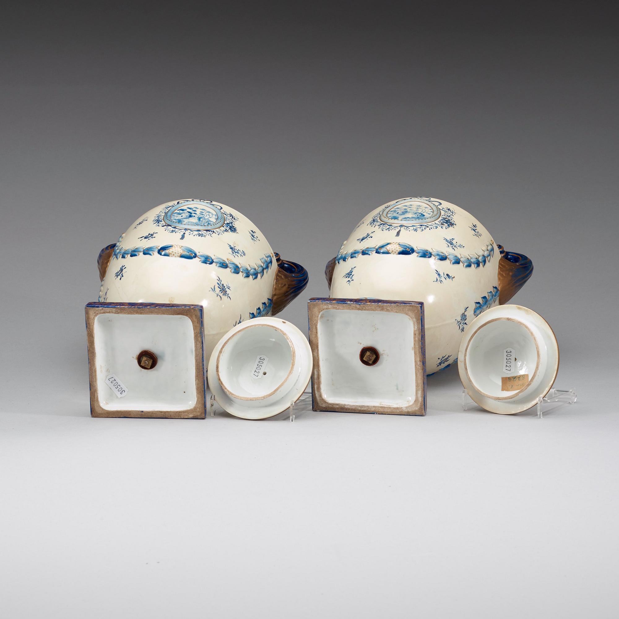 A pair of 'Marieberg shaped' jars with covers, Qing dynasty, Jiaqing (1796-1820).