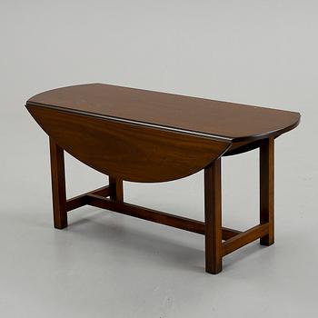 SOFFBORD, av typen Huntingtable. 1900-talets andra hälft.