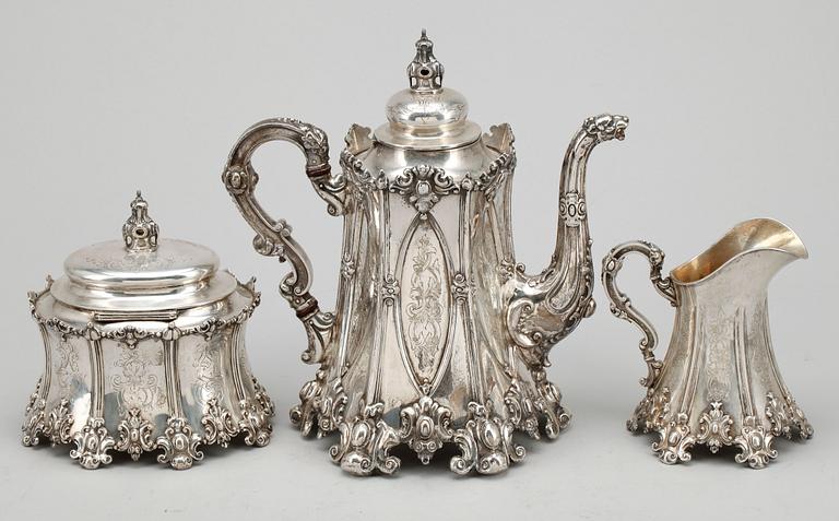 KAFFESERVIS, tre delar, silver, CG Hallberg, Stockholm, 1907. Tot vikt ca 1991 g.