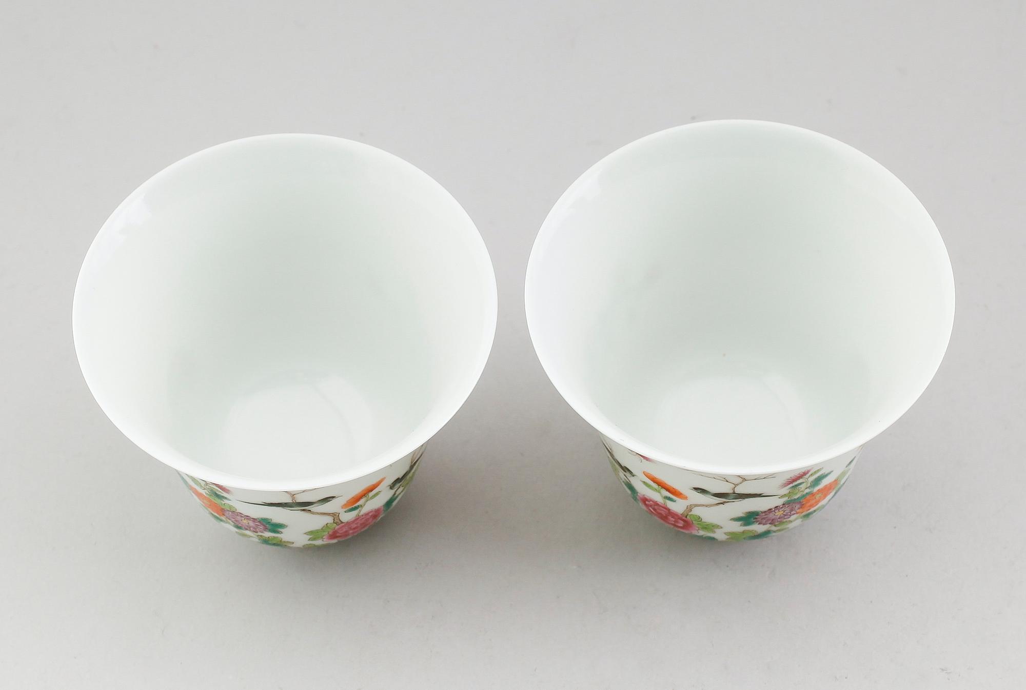 SKÅLAR, 1 par, porslin, Kina, 1900-tal.