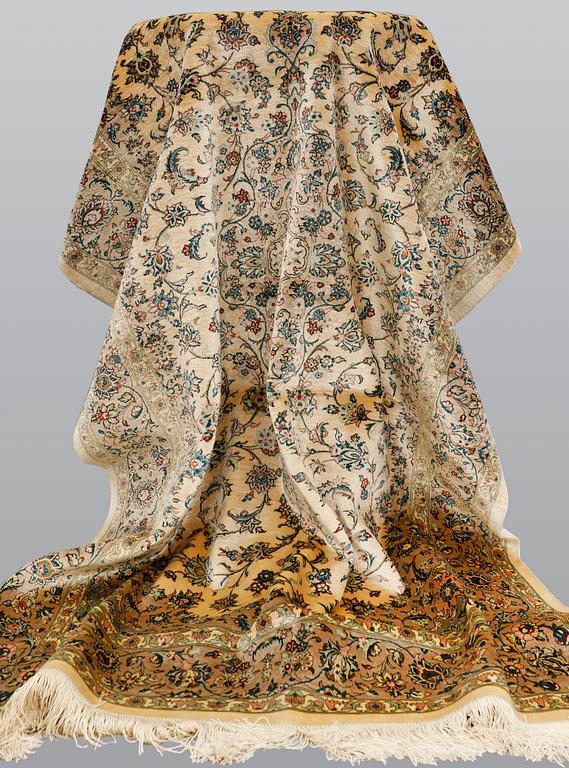 Matta, silke Keshan Signerad, ca 152 x 101 cm.