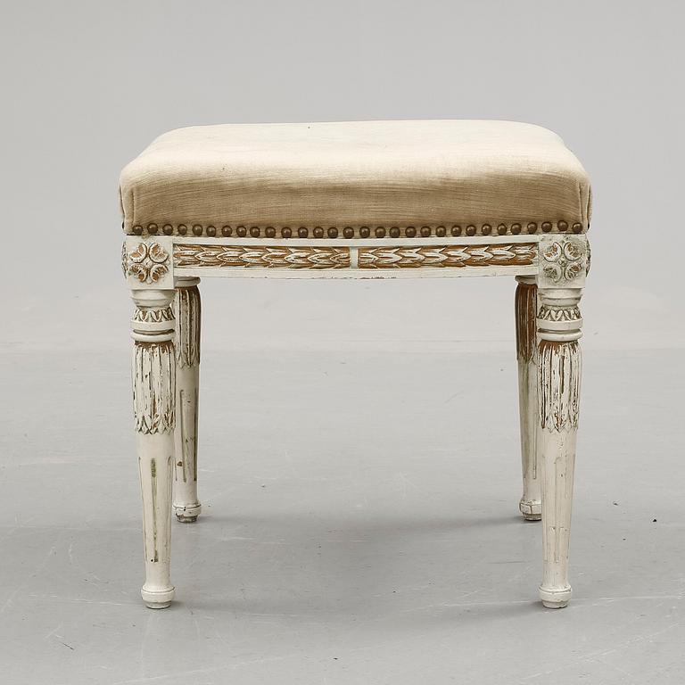 TABURETT, gustaviansk stil, omkring sekelskiftet 1900.