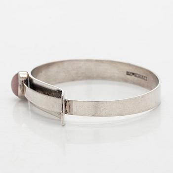 Elis Kauppi, armring, rosenkvarts, silver, Kupittaan Kulta, Åbo 1959.