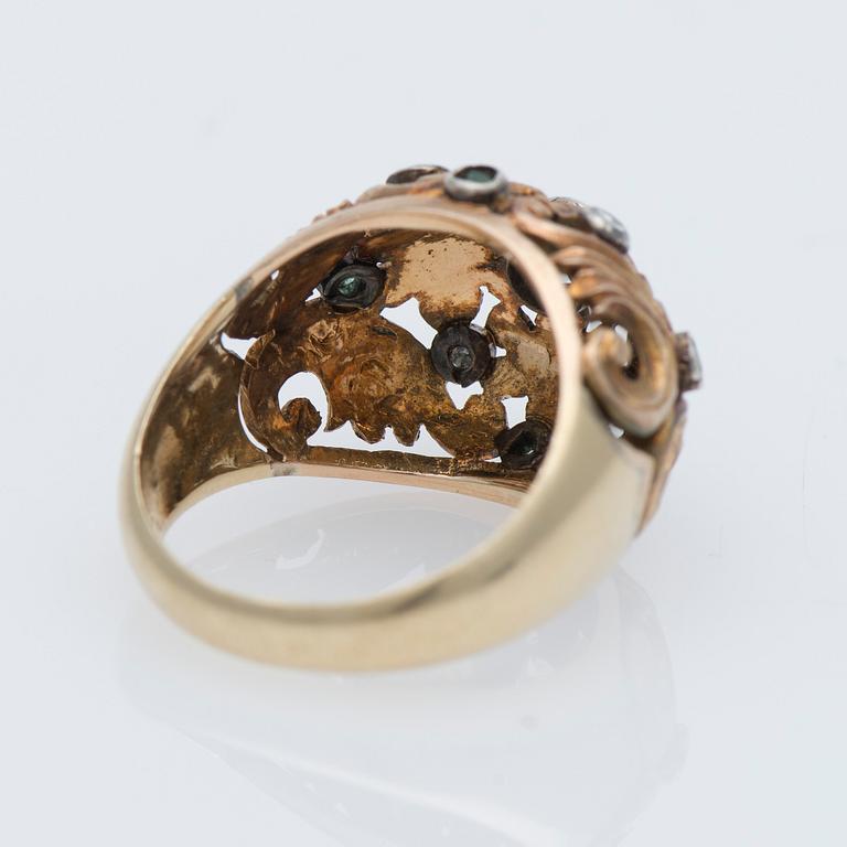 RING, gammalslipade diamanter, smaragder, 18K guld.