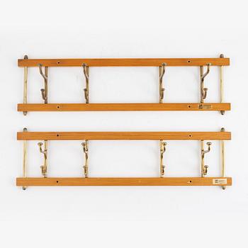 Klädhängare, ett par, "Dekorativ", Skoglunds metallgjuteri, Anderstorp, 1900-talets mitt.