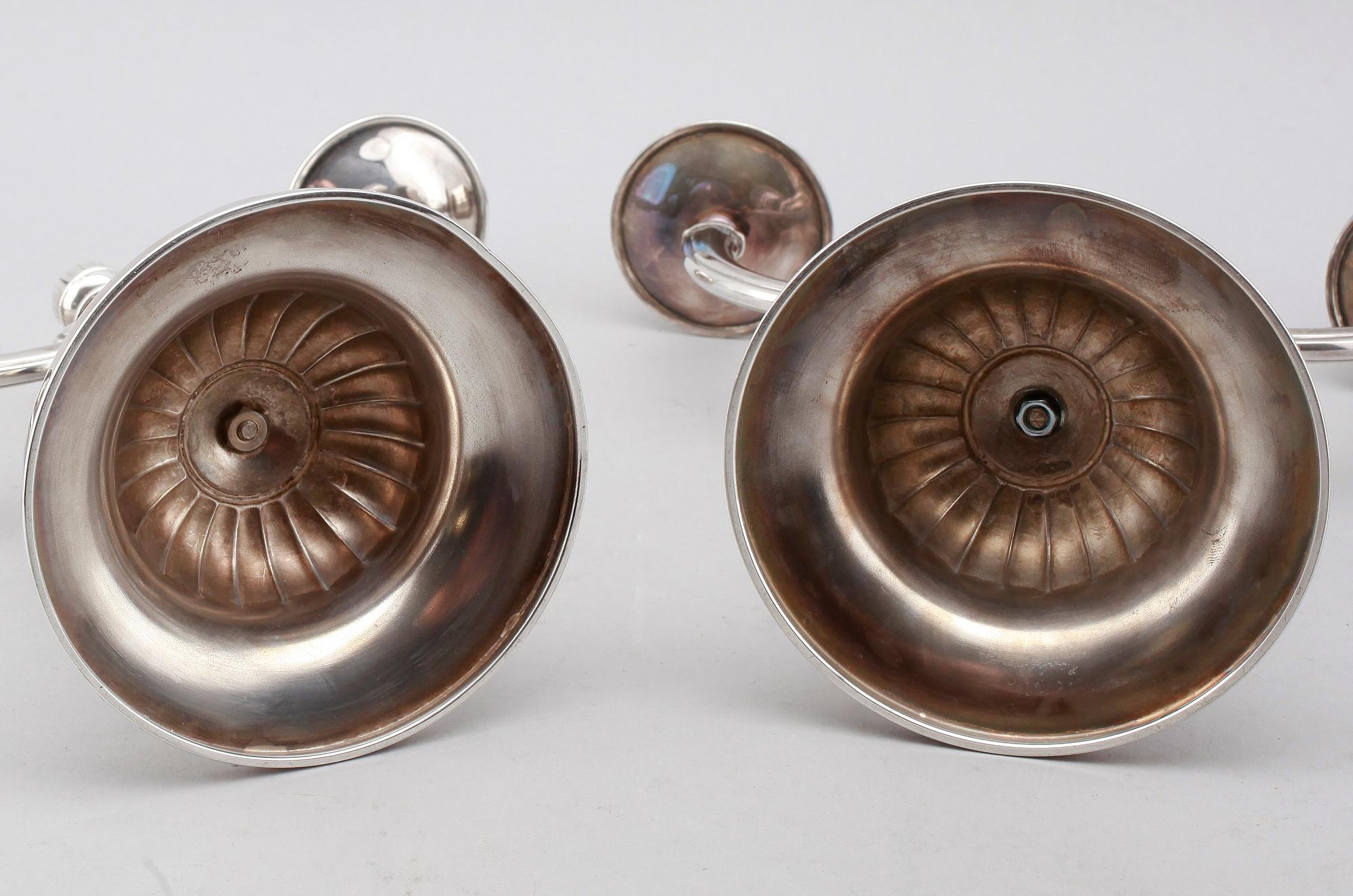 KANDELABRAR, 1 par, nysilver, 1900-talets första hälft.