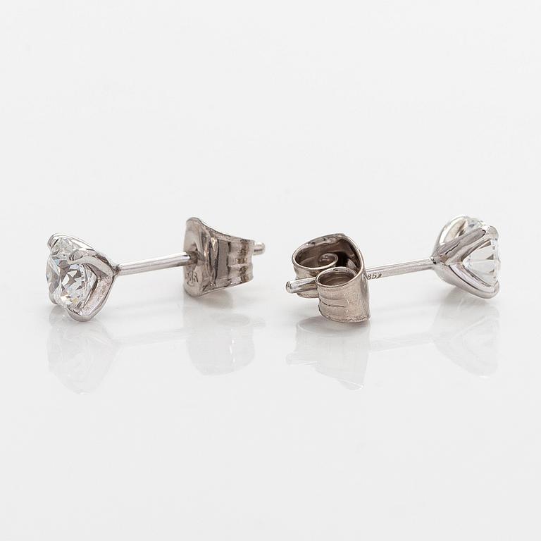 Örhängen, briljantslipade diamanter totalt 1,00 ct, 14K vitguld.