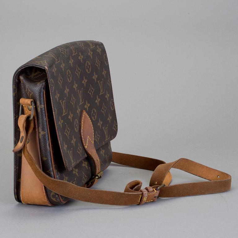 VÄSKA, "Cartouchiere", Louis Vuitton.