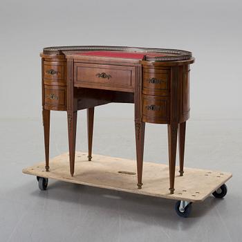 A writing desk from around year 1900.